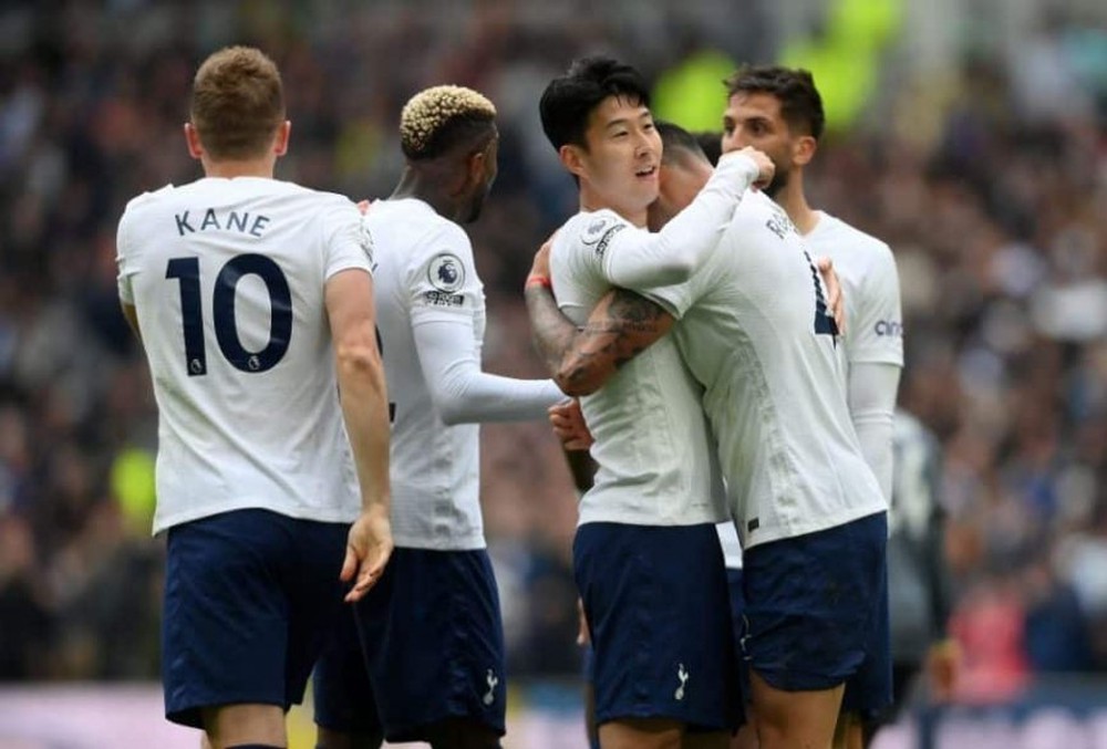 Tottenham tưng bừng với show diễn của Son Heung Min trước Leicester - Ảnh 1.