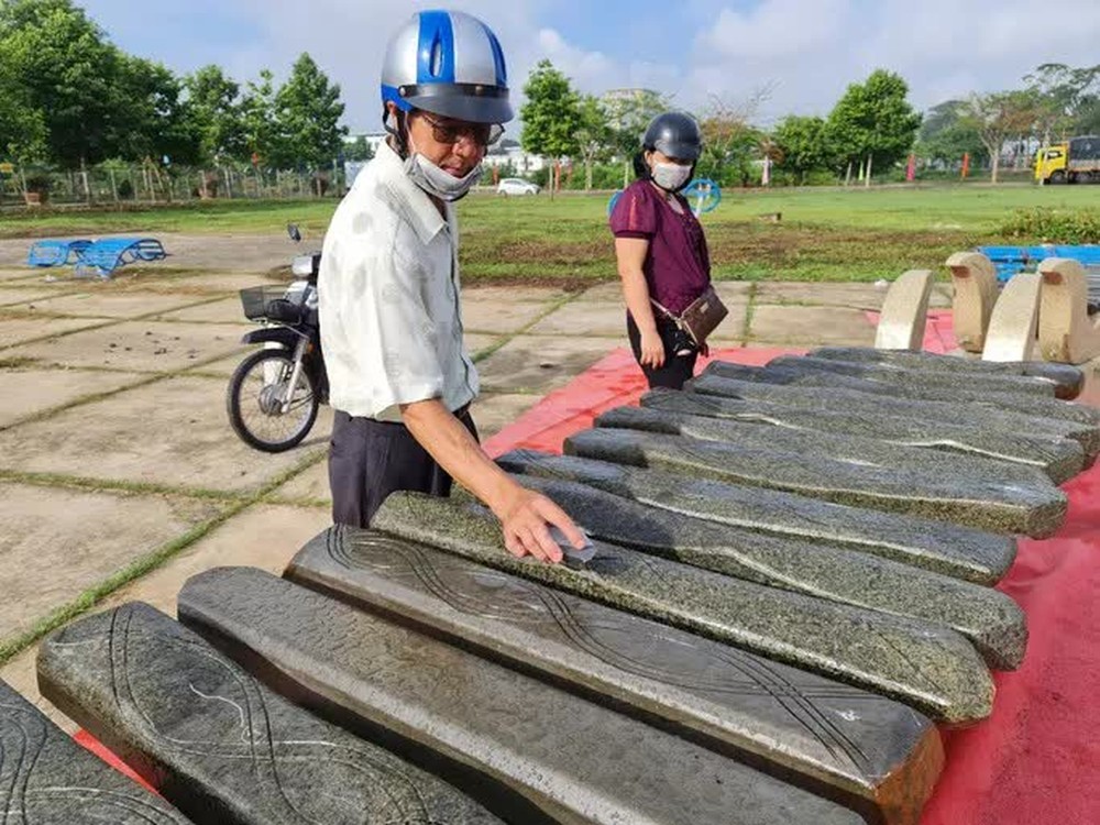   CLIP: Admire the stone instrument at the square that set a Vietnamese record - Photo 6.