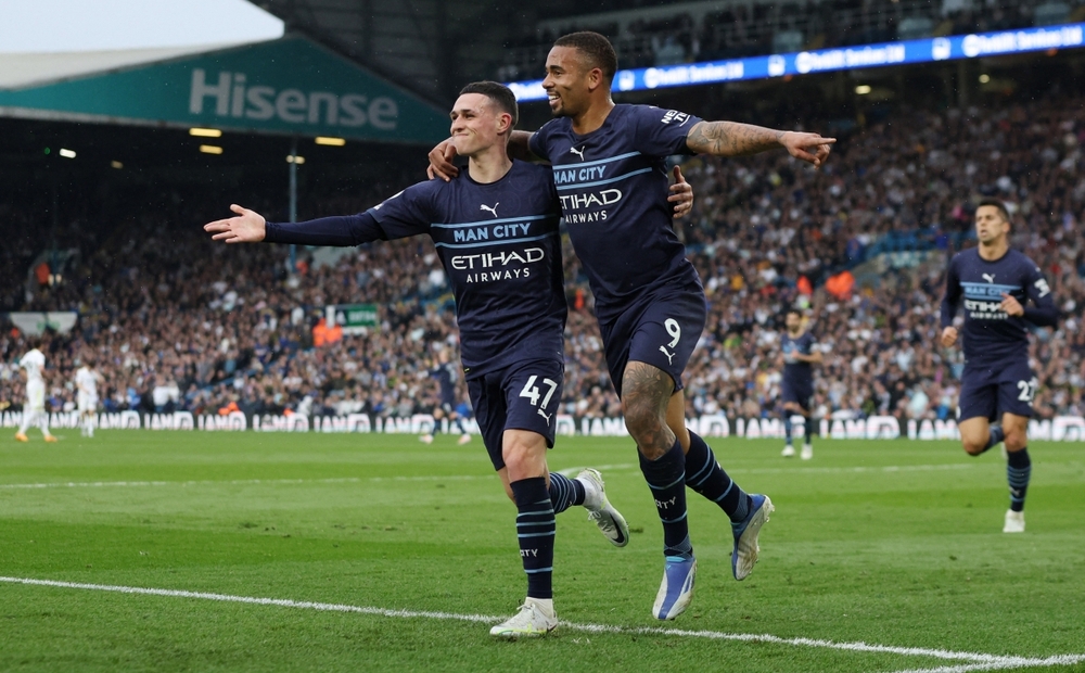 Man City thắng đậm Leeds, đòi lại ngôi đầu Ngoại hạng Anh từ Liverpool