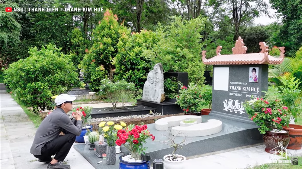 NSƯT Thanh Điền kỷ niệm 47 năm ngày cưới tại mộ vợ, nhắc tới Thẩm Thúy Hằng - Ảnh 5.