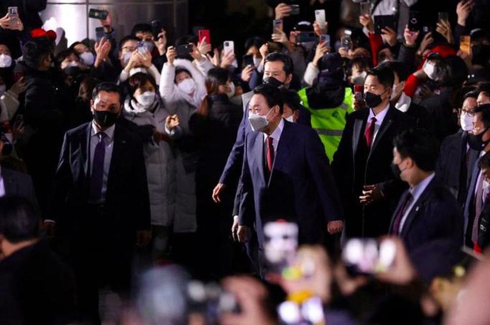   The new President of South Korea begins his term from the bunker at midnight - Photo 1.