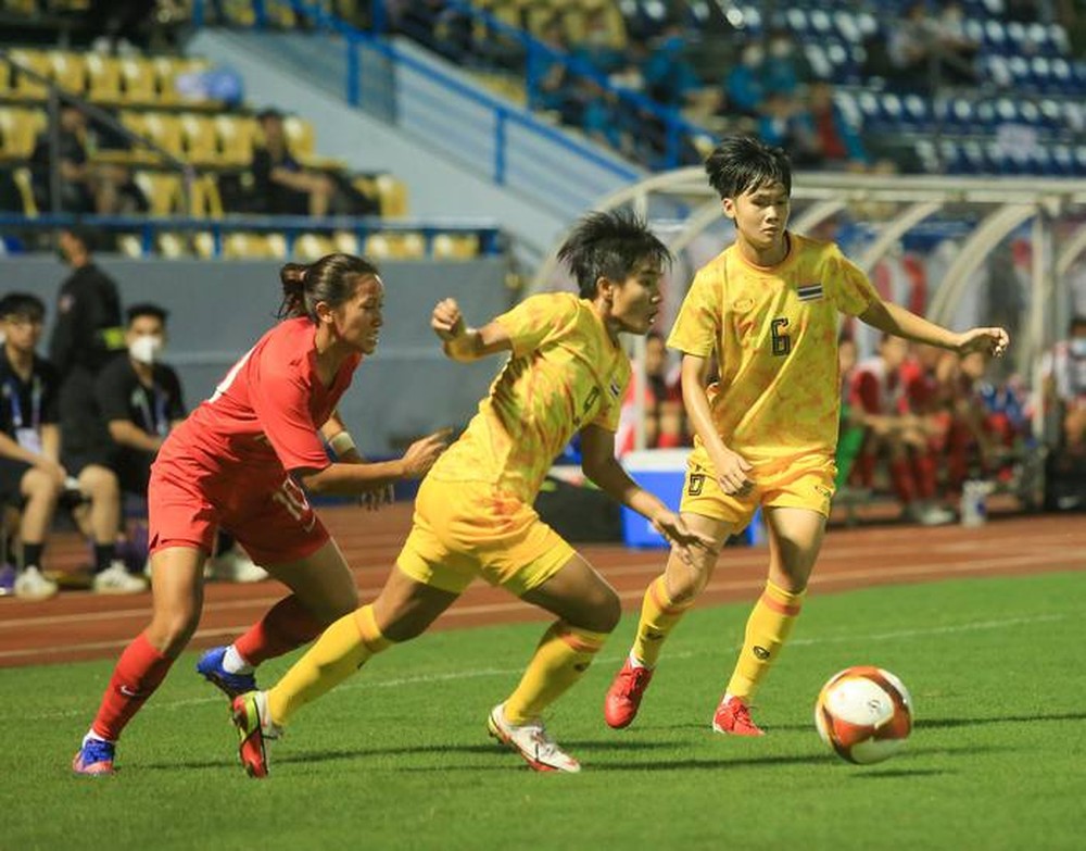 Thắng đậm Singapore, tuyển nữ Thái Lan ra quân suôn sẻ ở SEA Games 31 - Ảnh 5.