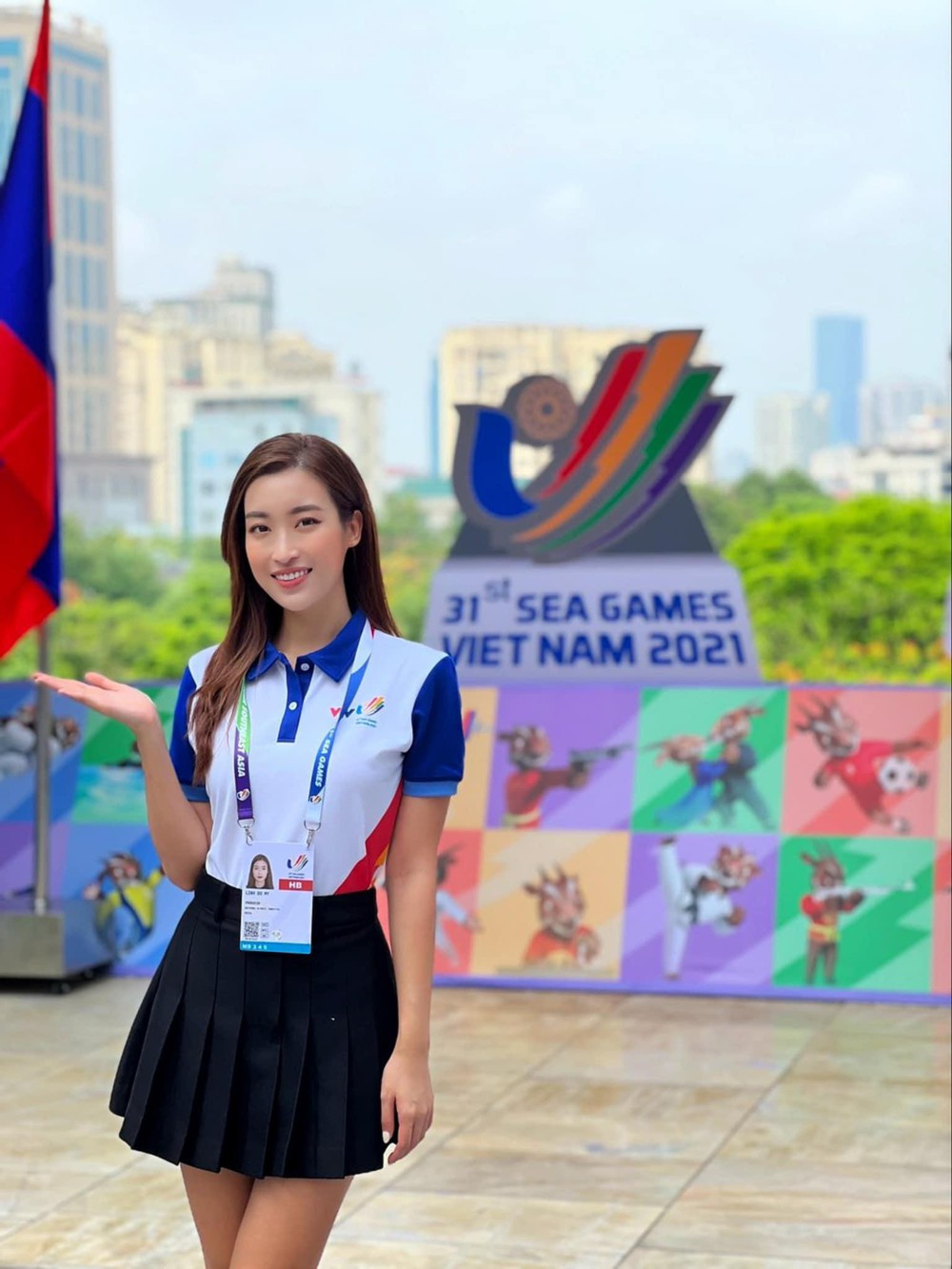 Hoa hậu Đỗ Mỹ Linh chia sẻ cảm xúc, áp lực khi dẫn trực tiếp bản tin về SEA Games 31 - Ảnh 2.