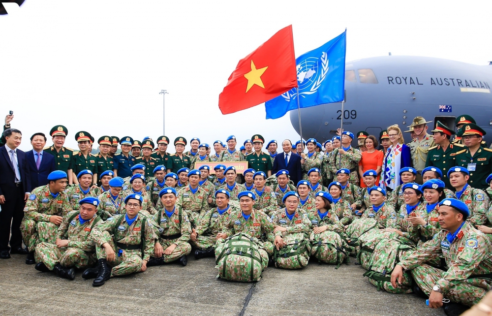 Chuyến công du nước ngoài đầu tiên của Thủ tướng sau khi dịch Covid-19 được kiểm soát - Ảnh 4.