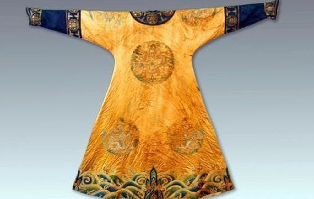 The only woman to wear a dragon robe when buried in Chinese history - Photo 1.