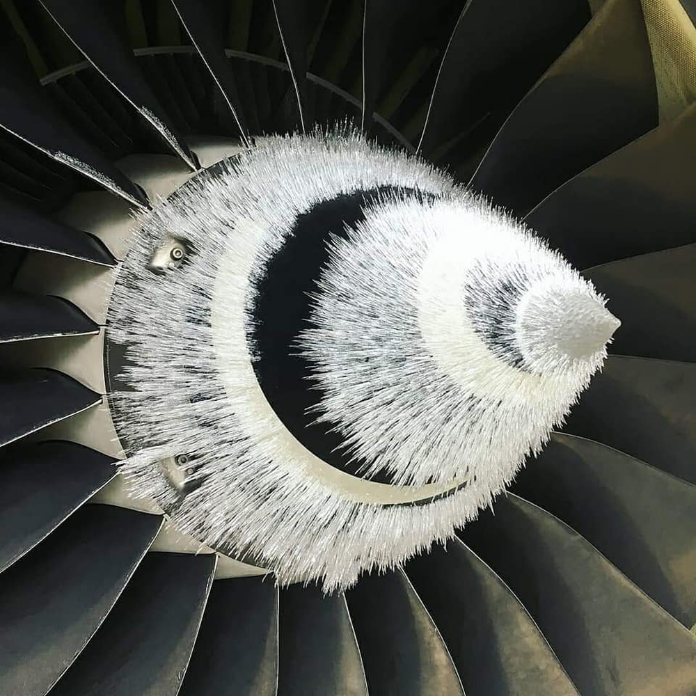 How do jet engines work in heavy rain and ice?  - Photo 5.