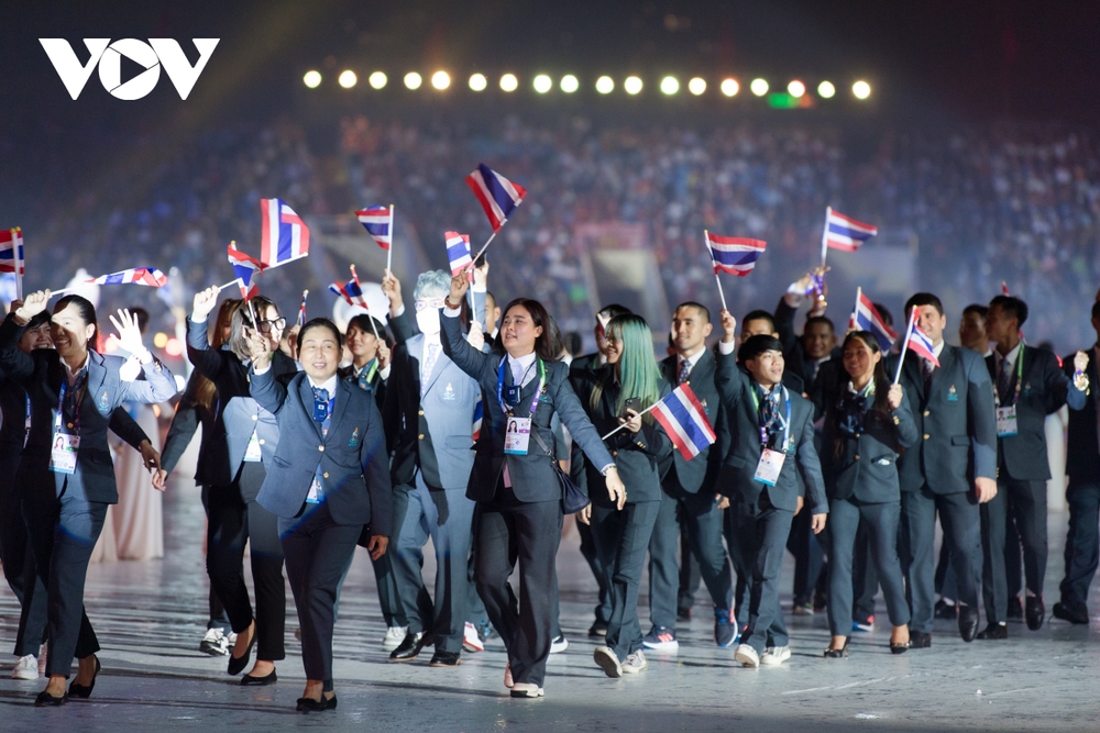 Thiêng liêng, tự hào lễ thượng cờ và rước đuốc tại khai mạc SEA Games 31 - Ảnh 9.