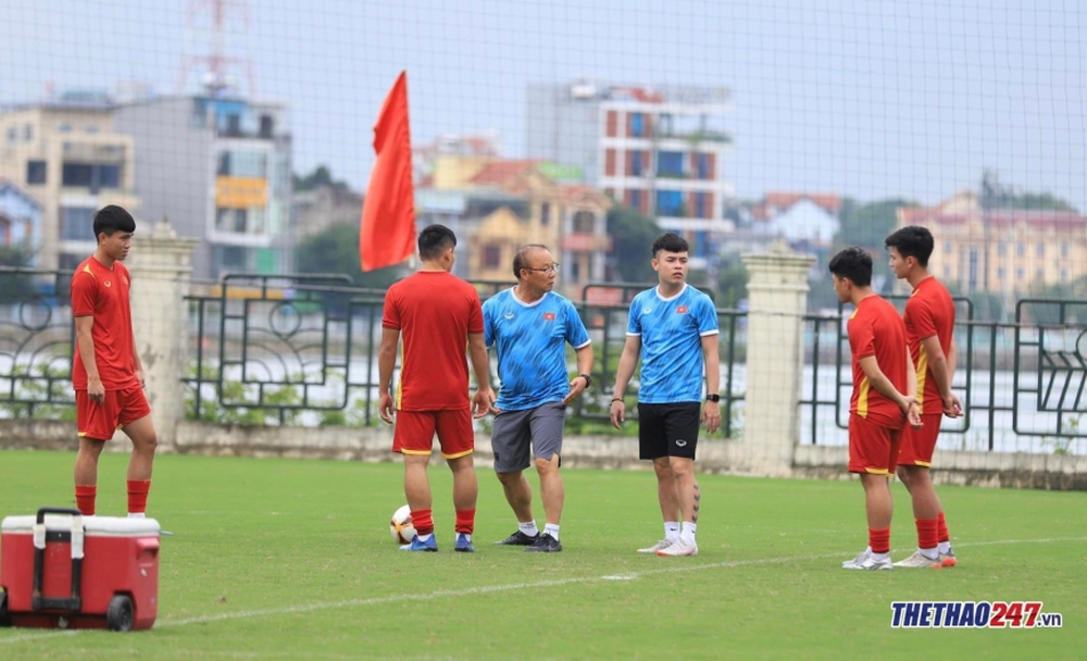 HLV Park gặp riêng Hoàng Đức, rèn kỹ 4 hậu vệ U23 Việt Nam - Ảnh 2.