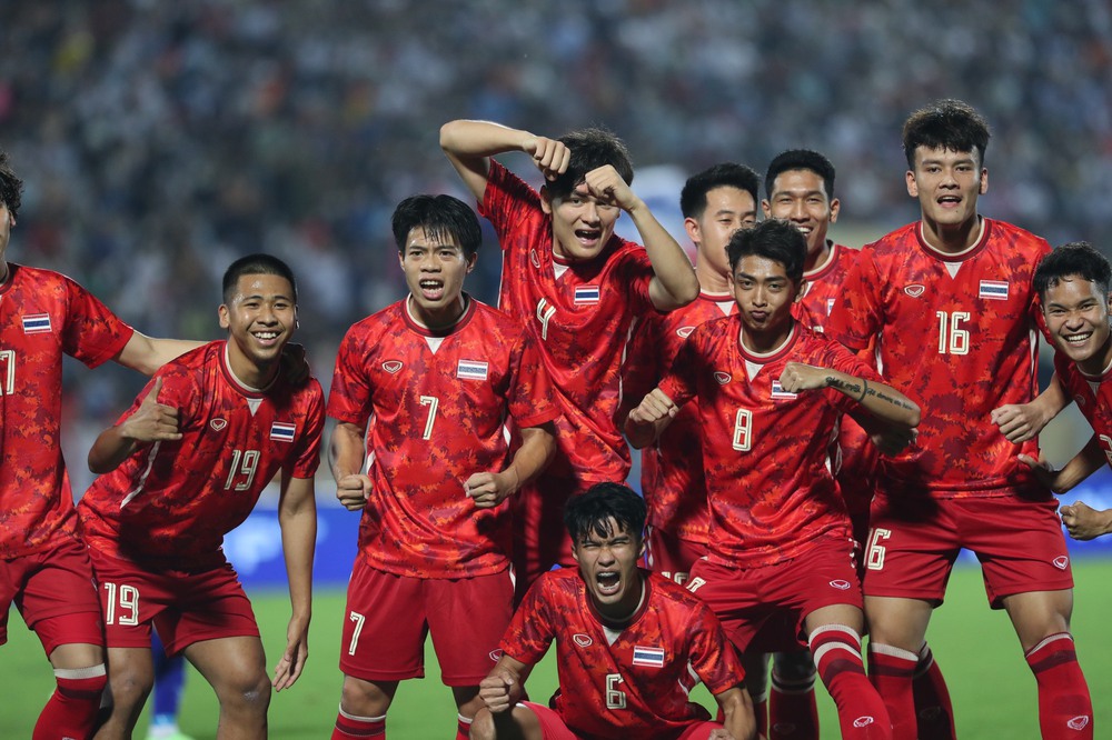 TRỰC TIẾP U23 Thái Lan 1-0 U23 Campuchia; Nữ Việt Nam 1-0 Nữ Campuchia - Ảnh 1.