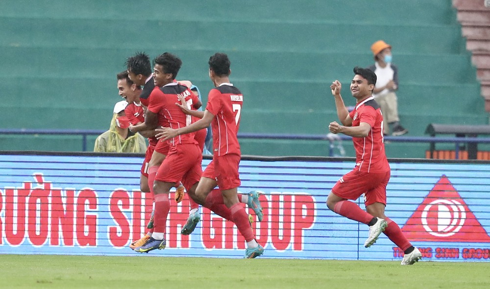 TRỰC TIẾP SEA Games Ngày 15/5: Đoạt mưa vàng, đoàn Việt Nam bỏ xa Thái Lan, Indonesia - Ảnh 1.