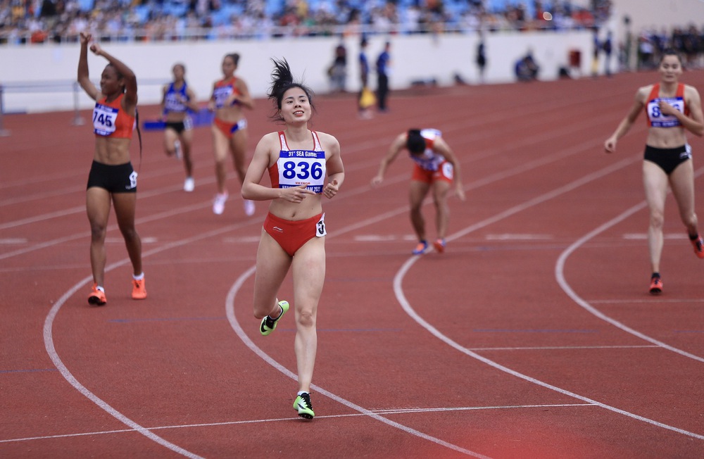 TRỰC TIẾP SEA Games Ngày 15/5: Đoạt mưa vàng, đoàn Việt Nam bỏ xa Thái Lan, Indonesia - Ảnh 1.