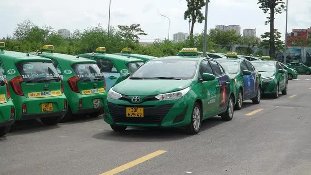  Tài xế taxi ồ ạt bỏ nghề  - Ảnh 1.