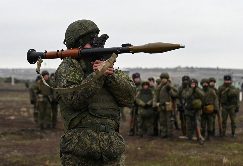 Ukraine: Nga tăng cường tấn công ở phía Đông, rút quân ở phía Bắc - Ảnh 1.