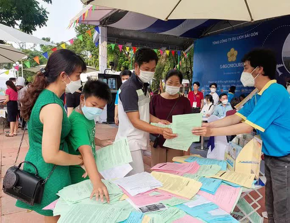  Kéo nhau đi mua đặc sản, thưởng thức ẩm thực tại Ngày hội Du lịch TP HCM  - Ảnh 3.