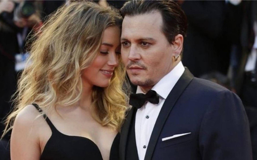Johnny Depp "gã cướp biển" đào hoa của Hollywood: U60 thân bại danh liệt vì yêu mê mệt tình trẻ kém 23 tuổi