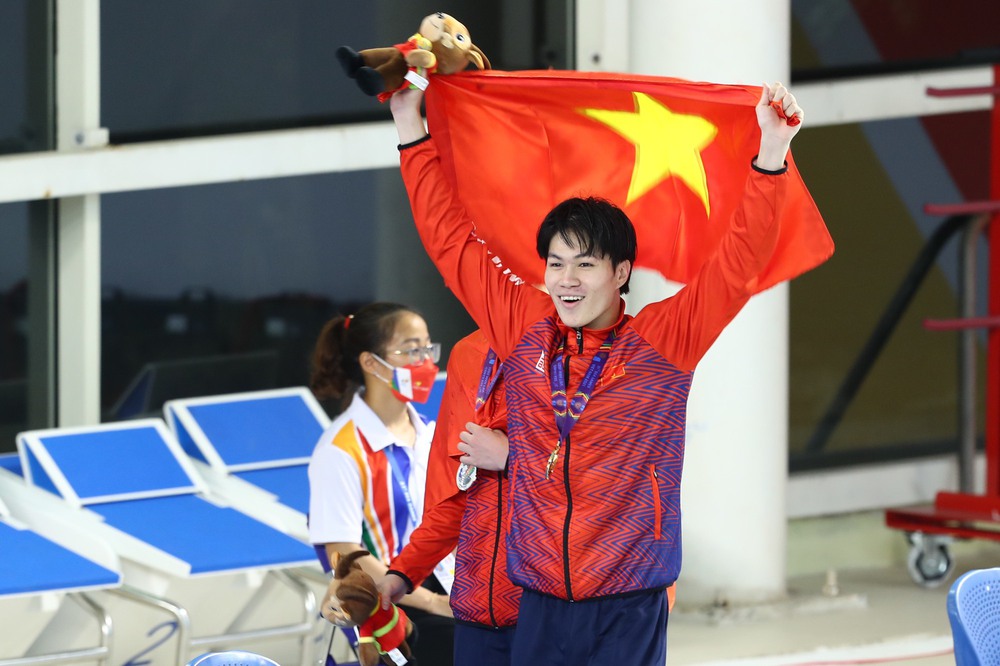SEA Games Medal Chart on May 15: The Vietnamese delegation welcomes the gold storm, leaving far behind its competitors - Photo 6.