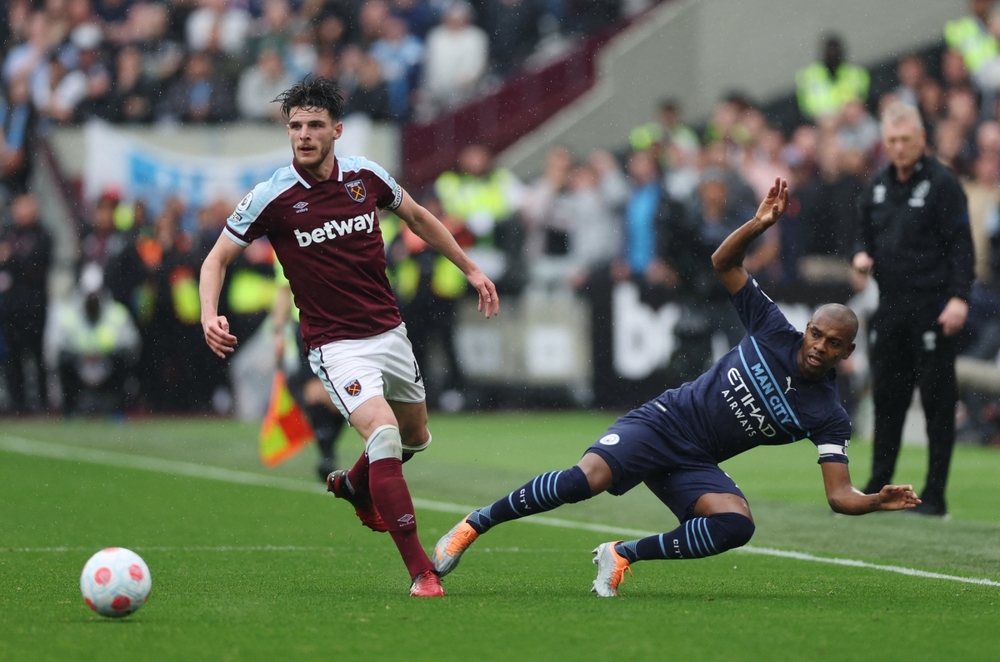 Man City bị West Ham cầm hòa, cuộc đua vô địch Ngoại hạng Anh hấp dẫn đến vòng cuối cùng - Ảnh 7.