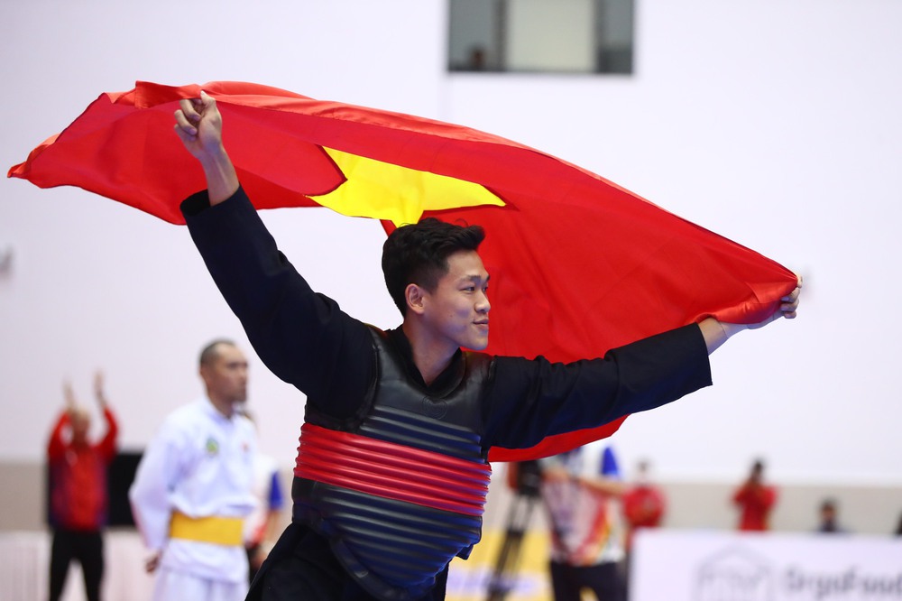 TRỰC TIẾP SEA Games ngày 16/5: Đối thủ chơi xấu, võ sĩ Việt Nam vẫn đoạt HCV nhờ VAR - Ảnh 1.