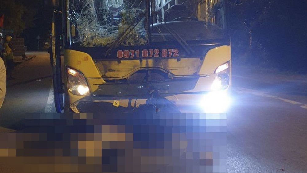 Khởi tố tài xế xe khách gây tai nạn làm 3 người chết ở Bình Định - Ảnh 1.