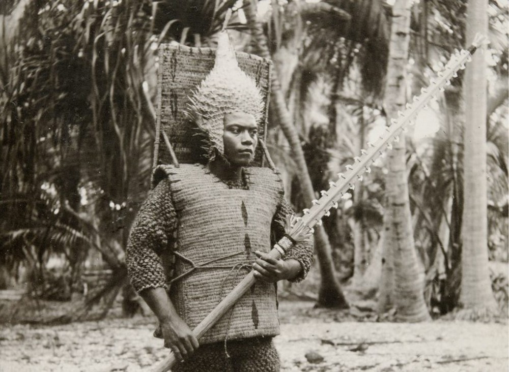 The Kiribati puffer fish skin hat - Photo 1.