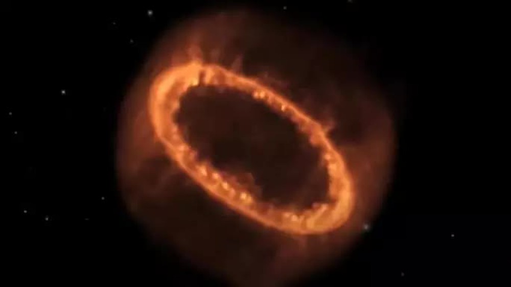 A circle of fire from another universe appeared near us, confusing science - Photo 1.