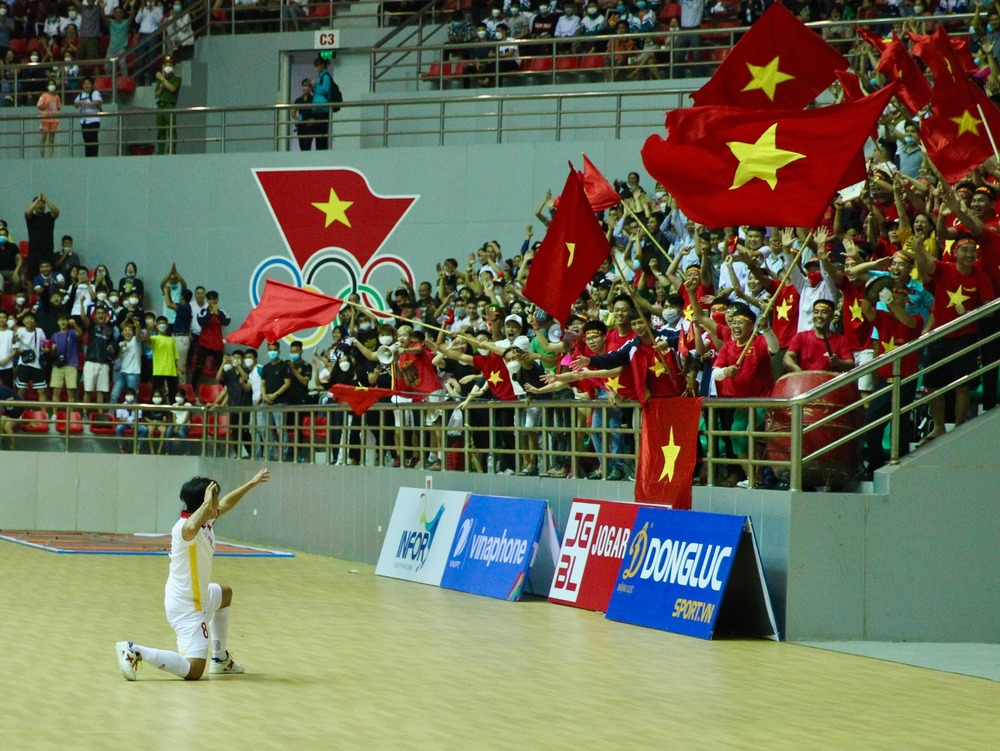 Ghi 3 bàn thắng trong 1 phút khiến đối thủ vỡ trận, ĐT Việt Nam tiến gần đến HCV SEA Games - Ảnh 4.