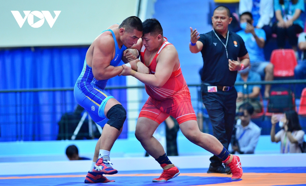 Giành HCV SEA Games 31, “lão tướng” Hà Văn Hiếu ăn mừng theo phong cách của Ronaldo - Ảnh 3.