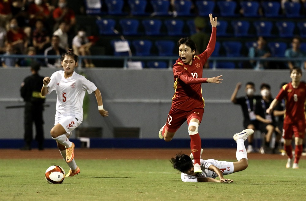 Việt Nam 1-0 Myanmar: Tuyển Việt Nam tấn công dồn dập, sớm vượt lên dẫn trước - Ảnh 2.