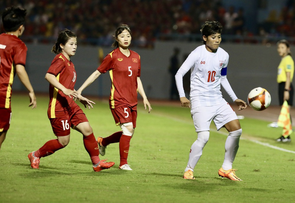 Việt Nam 1-0 Myanmar: Tuyển Việt Nam tấn công dồn dập, sớm vượt lên dẫn trước - Ảnh 1.