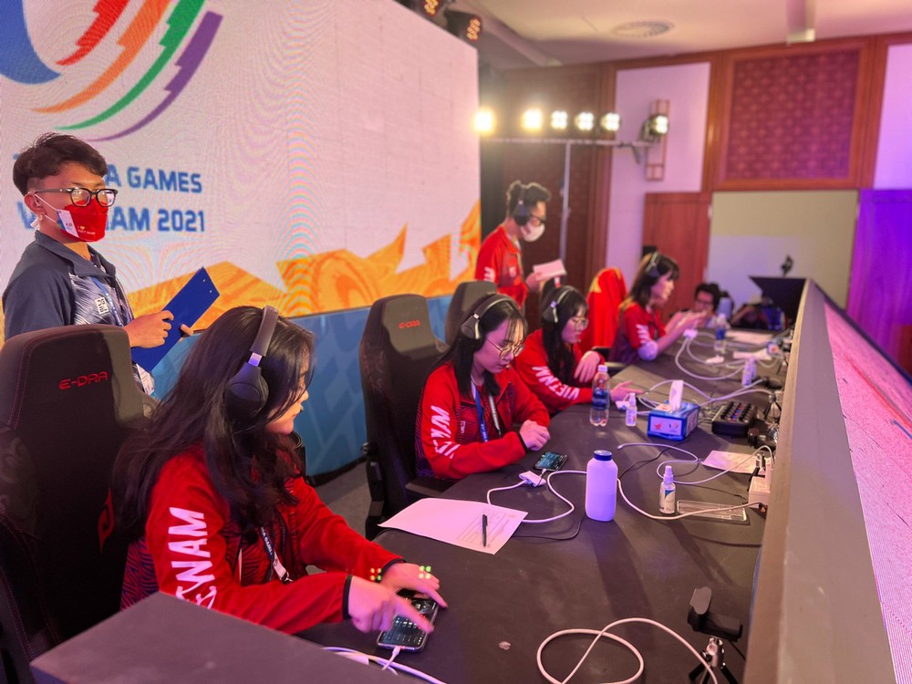 Khép lại giấc mơ vàng tại SEA Games 31, tuyển Tốc Chiến nữ Việt Nam khẳng định sẽ quyết tâm trong tương lai - Ảnh 2.