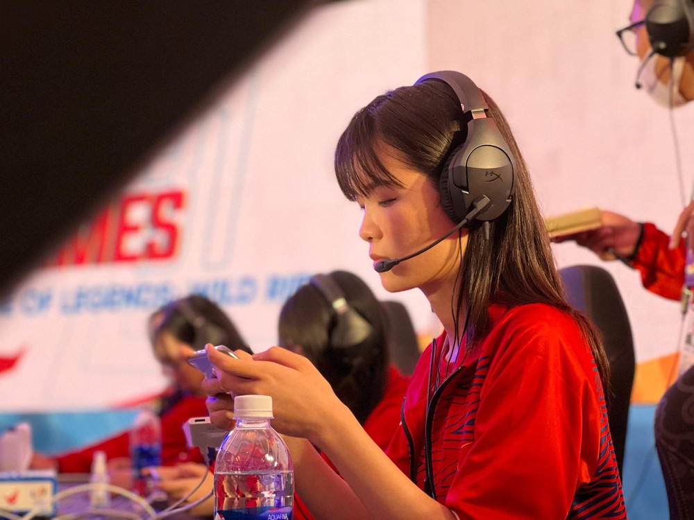 Khép lại giấc mơ vàng tại SEA Games 31, tuyển Tốc Chiến nữ Việt Nam khẳng định sẽ quyết tâm trong tương lai - Ảnh 5.