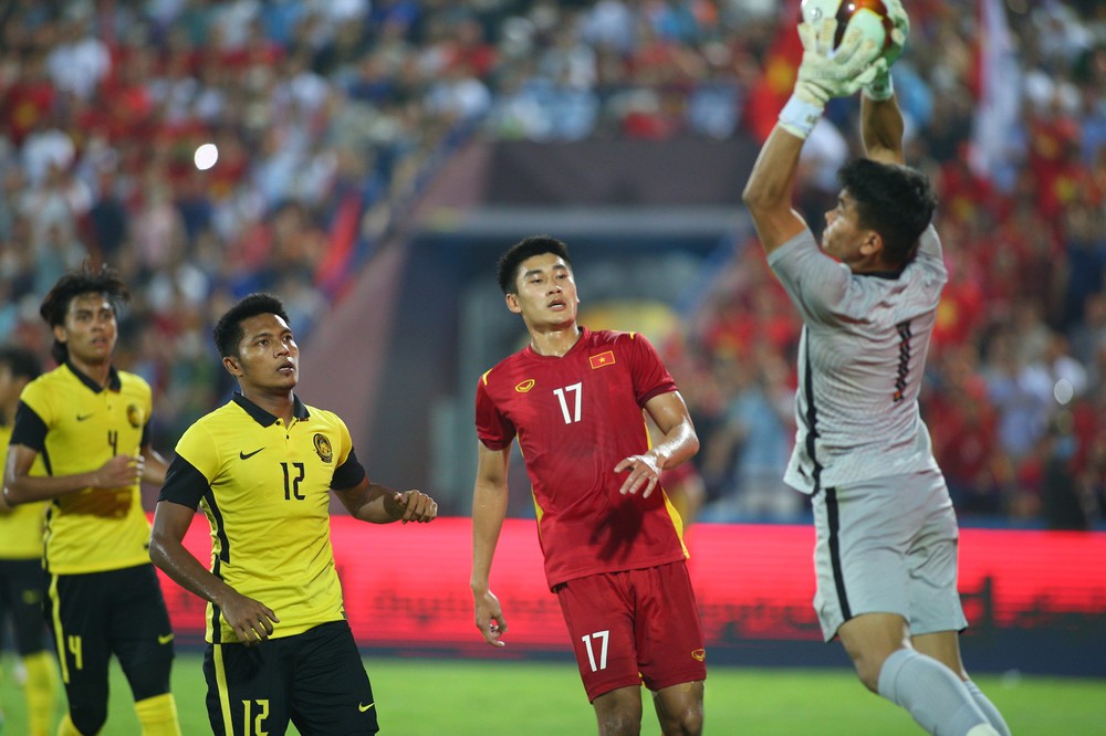 TRỰC TIẾP U23 Việt Nam 0-0 U23 Malaysia: U23 Việt Nam vây hãm khung thành đối phương - Ảnh 1.