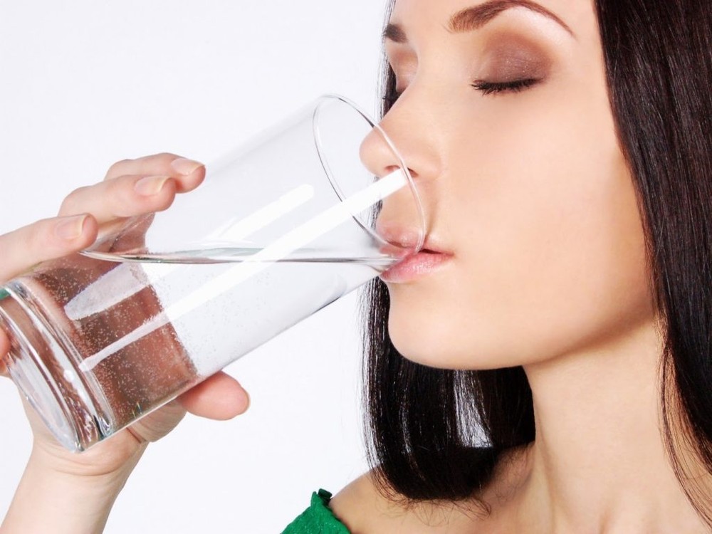 Uống nước vào buổi sáng tốt nhưng cần ghi nhớ 2 lưu ý để tránh phản tác dụng