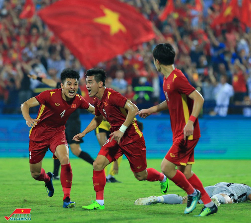 Những chiến binh sao vàng nhí lập công sau chiến thắng của U23 Việt Nam - Ảnh 10.