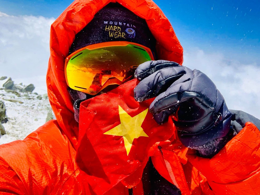 Người phụ nữ Việt đầu tiên lên đỉnh Everest: Tiêu tốn 5 năm cho 1 giờ ở nóc nhà thế giới - Ảnh 1.
