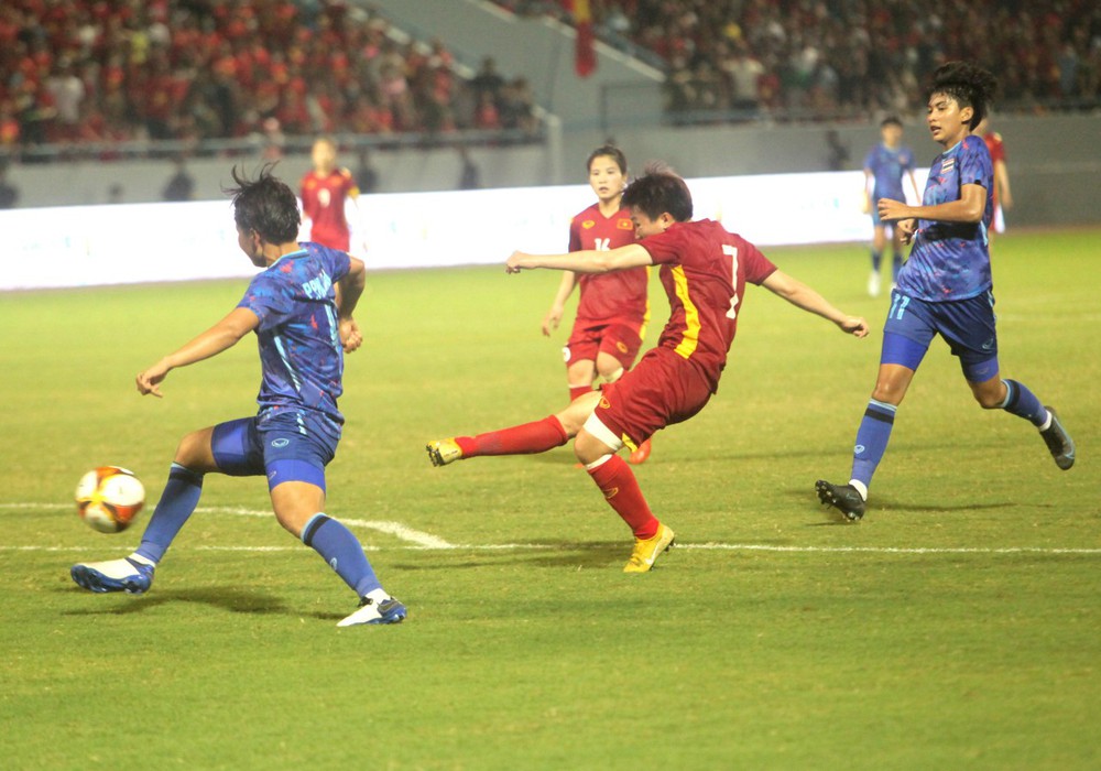 TRỰC TIẾP CK Việt Nam 1-0 Thái Lan: ĐT Việt Nam vượt lên sau pha phản công sắc lẹm - Ảnh 1.