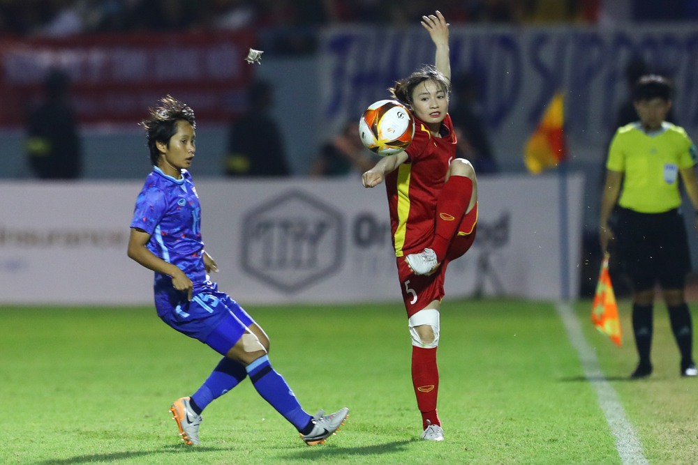 Đội trưởng Việt Nam tạo cú nổ, đè bẹp Thái Lan đem về hat-trick vàng ở SEA Games - Ảnh 3.