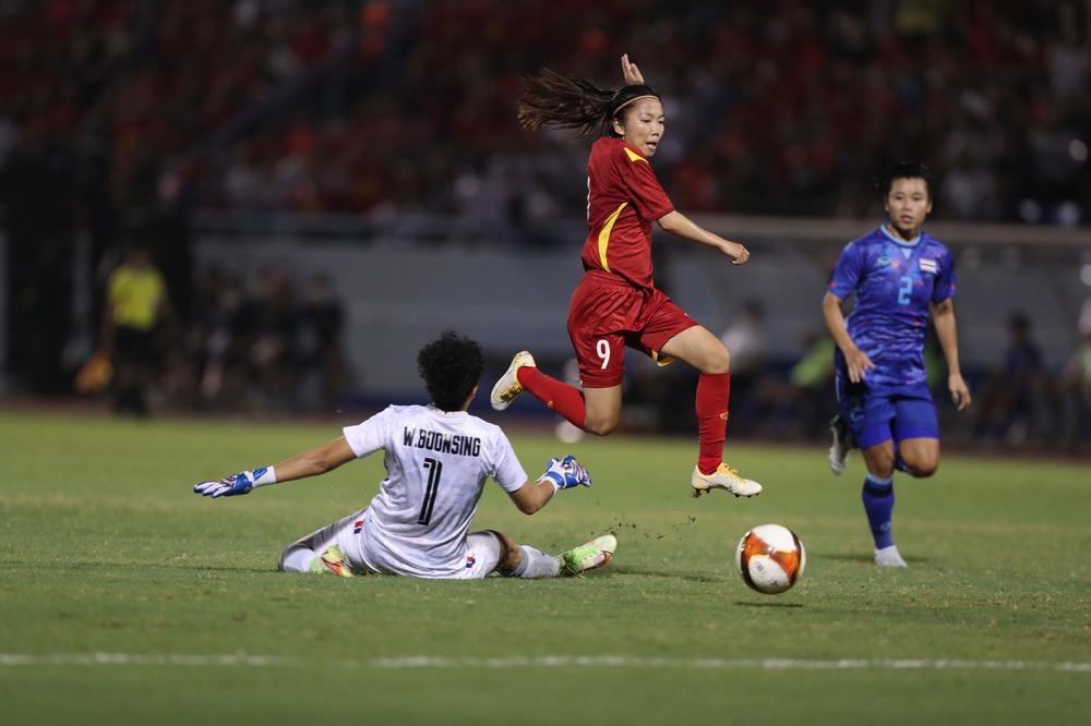 TRỰC TIẾP CK Việt Nam 1-0 Thái Lan: ĐT Việt Nam vượt lên sau pha phản công sắc lẹm - Ảnh 2.