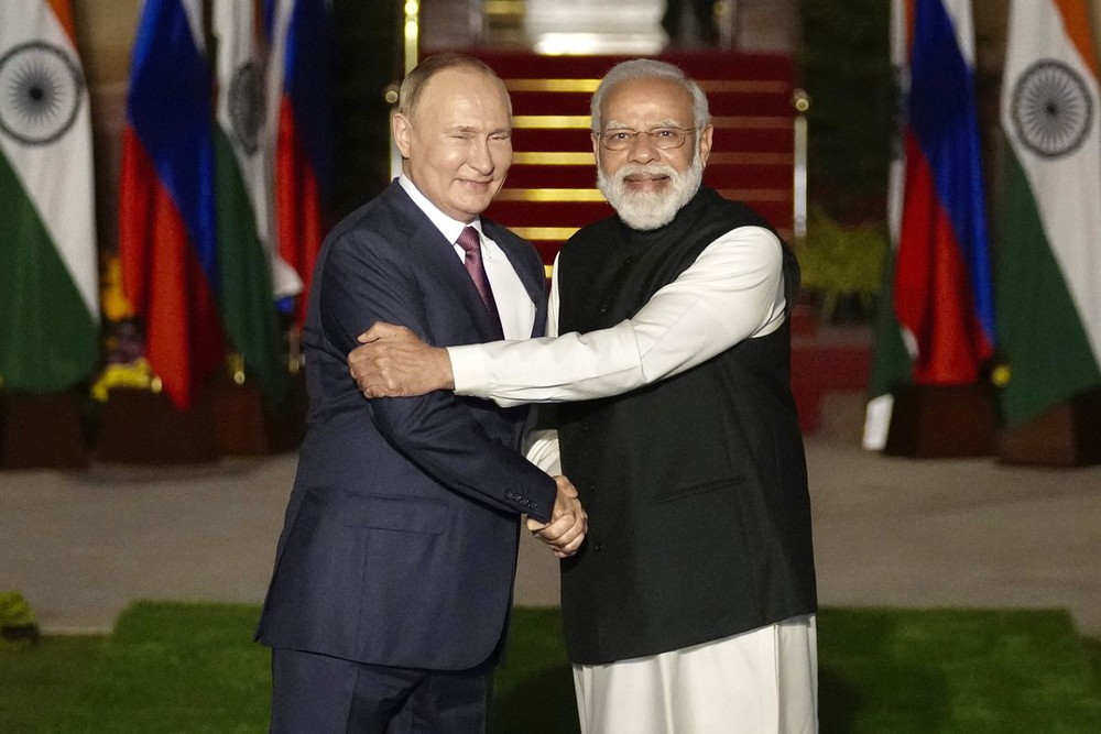Mỹ ra độc chiêu khiến Ấn Độ không thể chối từ: Sẵn sàng từ bỏ mua vũ khí Nga? - Ảnh 1.
