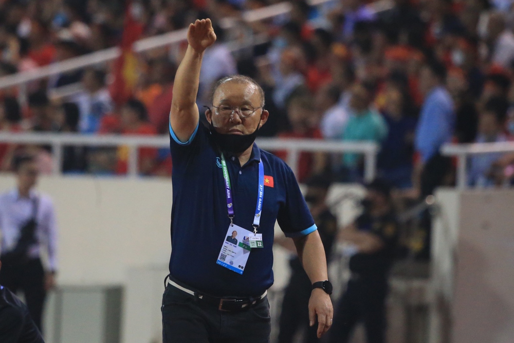 Thầy Park xúc động chia tay U23 Việt Nam sau tấm HCV, gửi lời nhắn cho người kế nhiệm