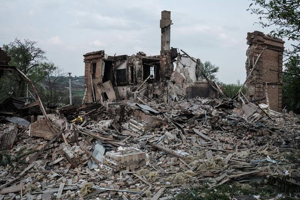 Tổng thống Zelensky: Tình hình tại Donbass cực kỳ khó khăn - Ảnh 1.