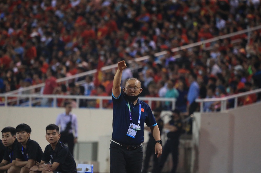 TRỰC TIẾP U23 Việt Nam 0-0 U23 Thái Lan: Khung thành U23 Việt Nam liên tục chao đảo - Ảnh 1.