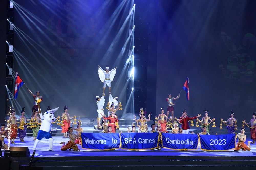 TRỰC TIẾP Lễ bế mạc SEA Games 31: Lời tạm biệt ý nghĩa, toả sáng tinh thần Việt Nam - Ảnh 4.