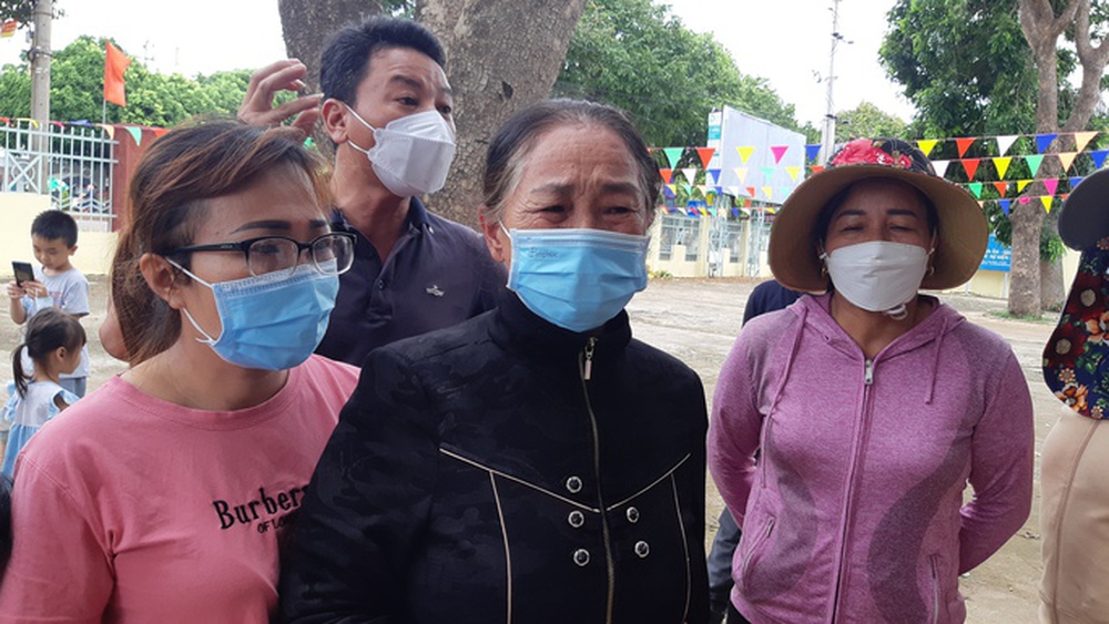 Mẹ khai tử cho con 3 tuổi dù còn sống: Hàng chục người lên phường yêu cầu tìm cháu bé - Ảnh 2.