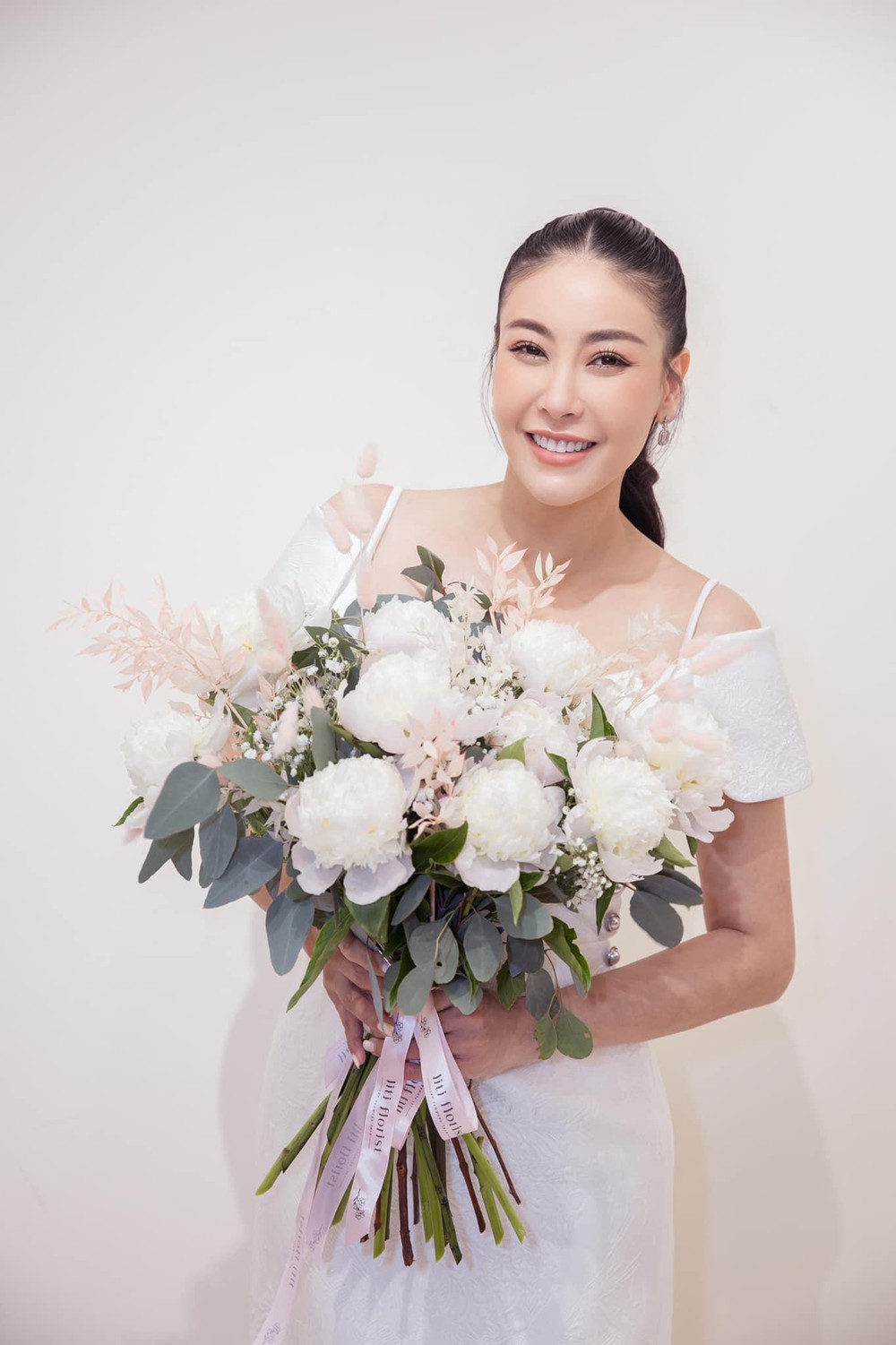 Hoa hậu Hà Kiều Anh ở tuổi 45: Từ nhan sắc đến vóc dáng đỉnh cao khiến đàn em ngưỡng mộ - Ảnh 1.