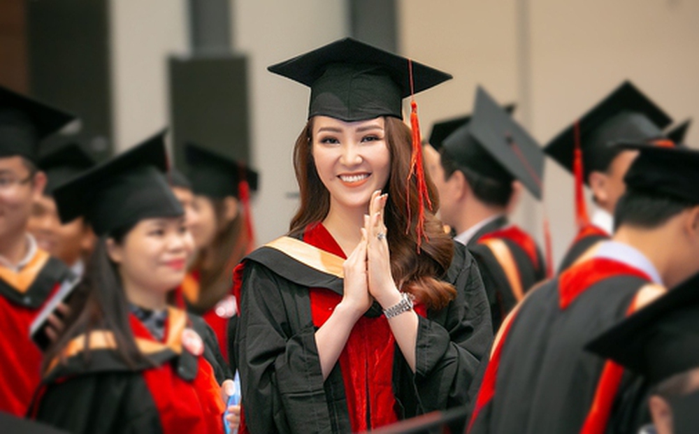 MC Thụy Vân - người "cầm trịch" lễ bế mạc SEA Games 31 học giỏi cỡ nào?