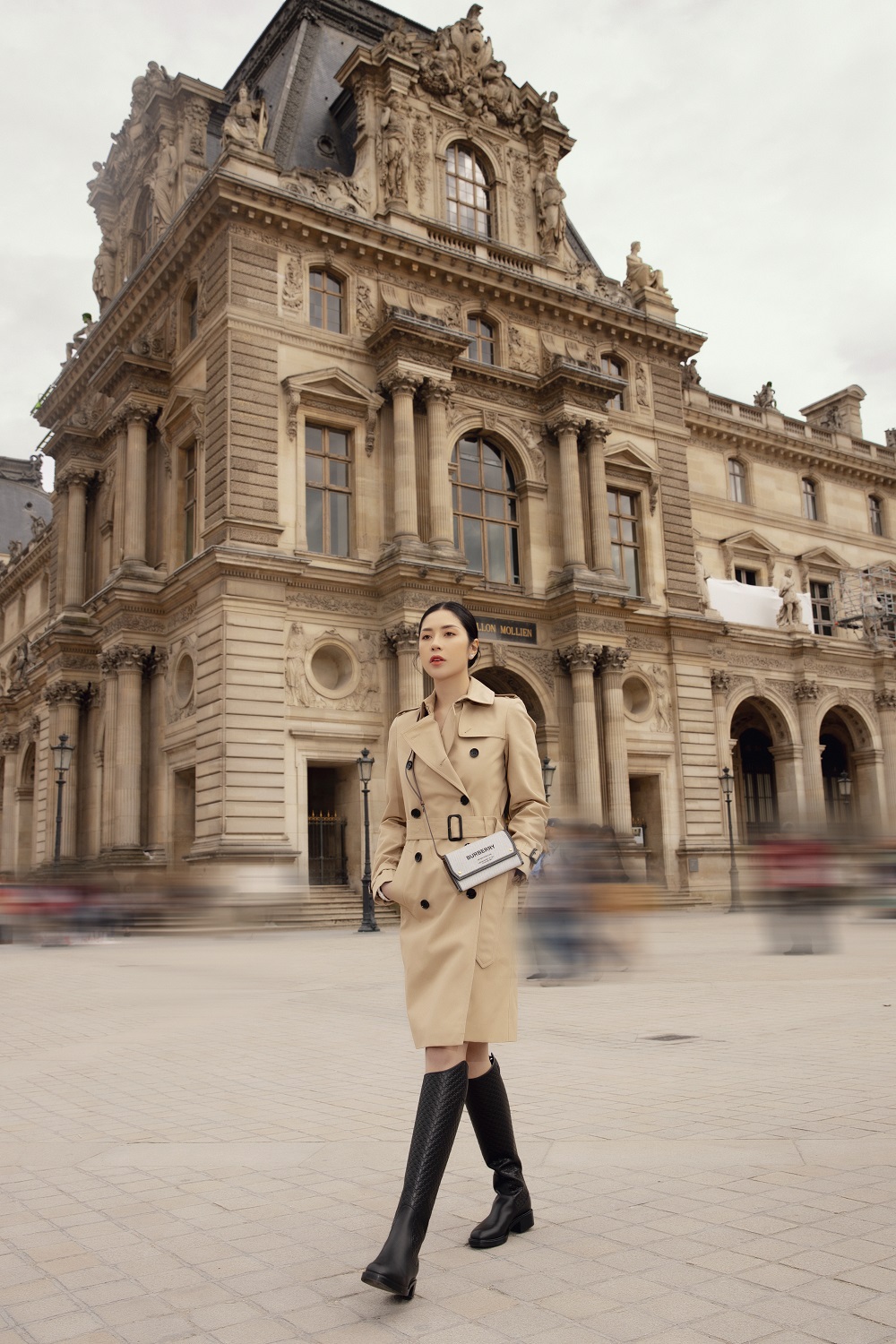 Hoa hậu Tô Diệp Hà xinh đẹp, thăm thú Paris - Ảnh 3.