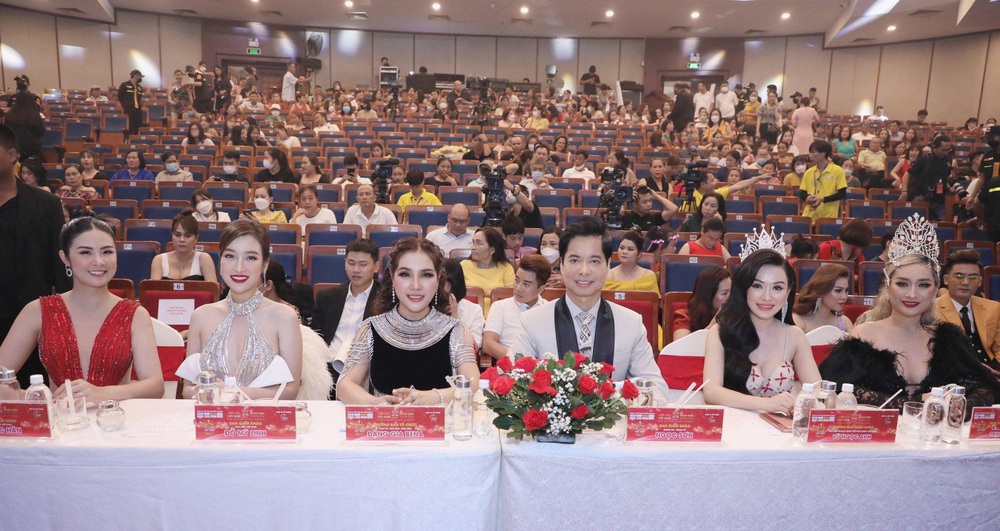 Võ Thị Ngọc Giàu đăng quang Hoa hậu Doanh nhân Việt Nam Toàn cầu 2022 - Ảnh 2.
