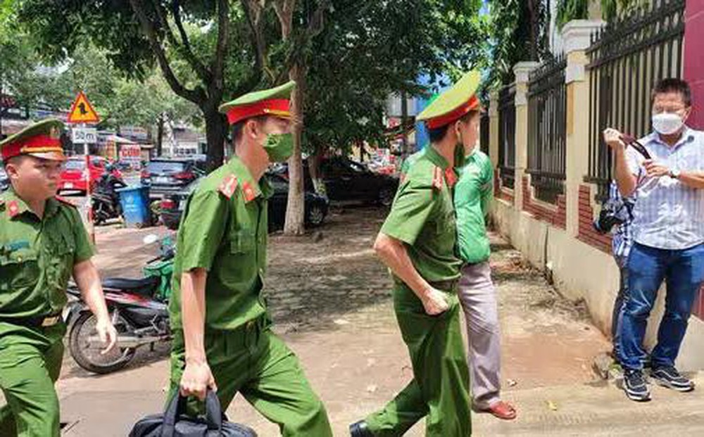 NÓNG: Khởi tố Giám đốc CDC Đắk Lắk và 4 thuộc cấp liên quan việc mua kit test Công ty Việt Á