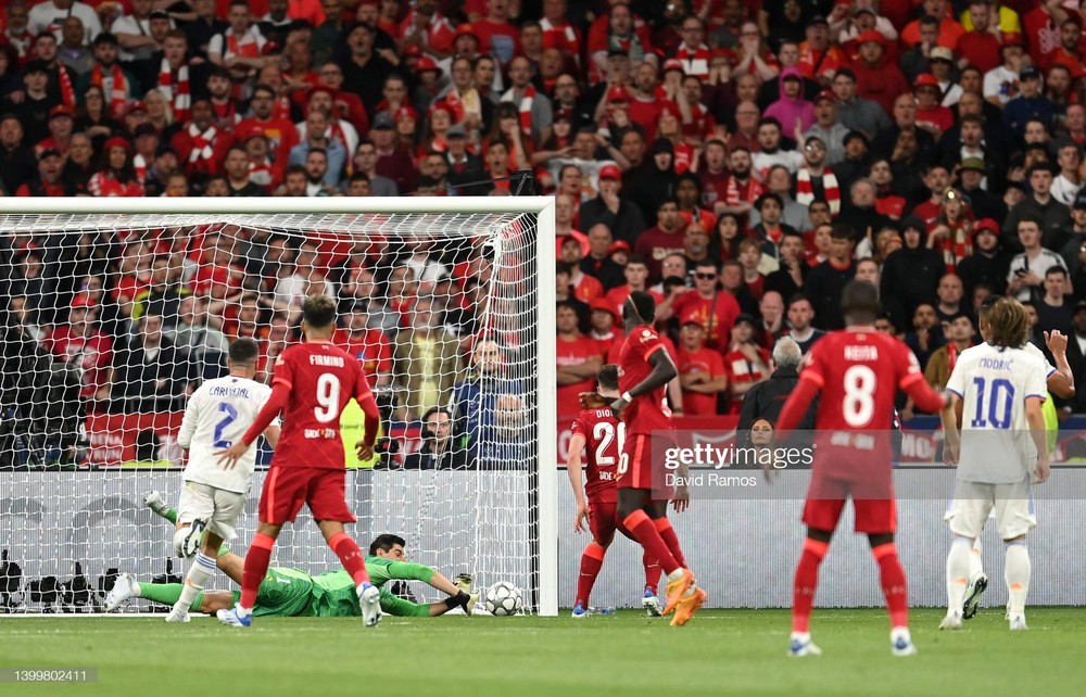 TRỰC TIẾP Liverpool 0-1 Real Madrid: Liverpool dồn lên tấn công, Courtois liên tục cản phá - Ảnh 1.